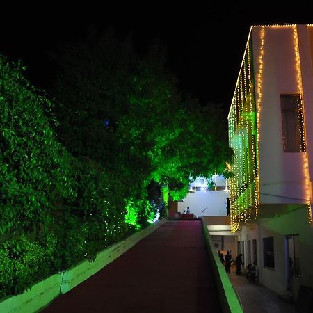 Hotel Maruti Mandapam Jabalpur Extérieur photo