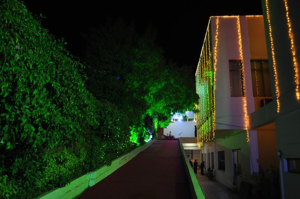 Hotel Maruti Mandapam Jabalpur Extérieur photo